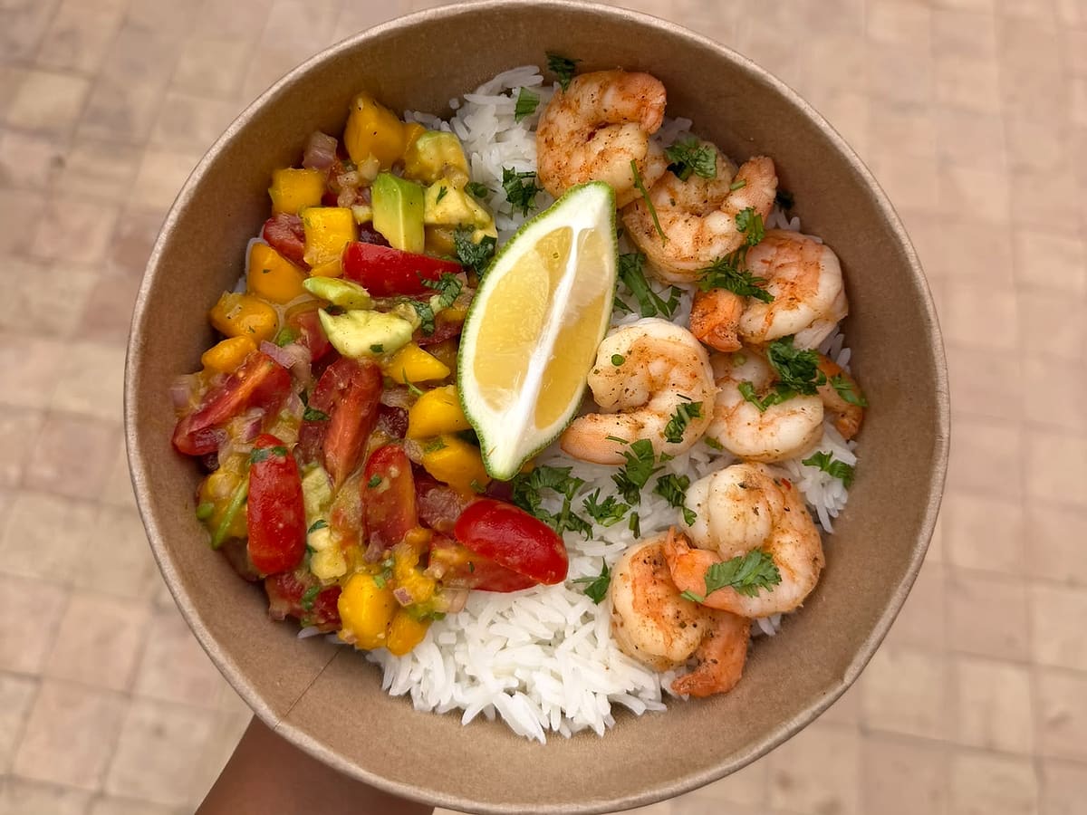 Crevettes, riz & salsa mangue-avocat